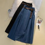Denim skirt with ruffles at the back, side pockets and an additional belt