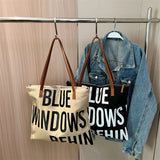 حقيبة كتف كبيرة مطبوعة " BLUE WINDOWS BEHIN "