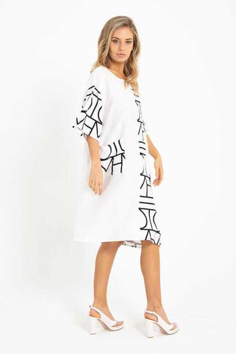 Loose solid color house dress with front pockets and letter print