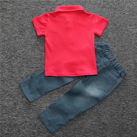 طقم للأولاد مكون من قطعتين، قميص بوهو وبنطلون جينز مع جزء علوي مرن وأزرار