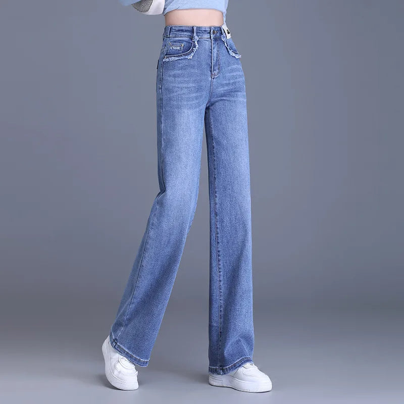 بنطلون جينز على الطراز الكوري، يتميز بخصر عالي، وأرجل واسعة، وجيوب أمامية وخلفية