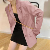 Elegant women's blazer with four front pockets and a pocket flap