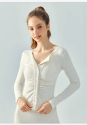 Women's shirt with ruffled buttons and long sleeves