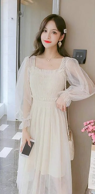 Elegant chiffon midi dress with long sleeves and a square neckline