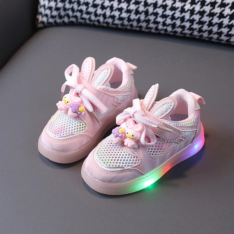 حذاء رياضي LED للفتيات مزود بخيط وأربطة لاصقة بنمط الأرنب