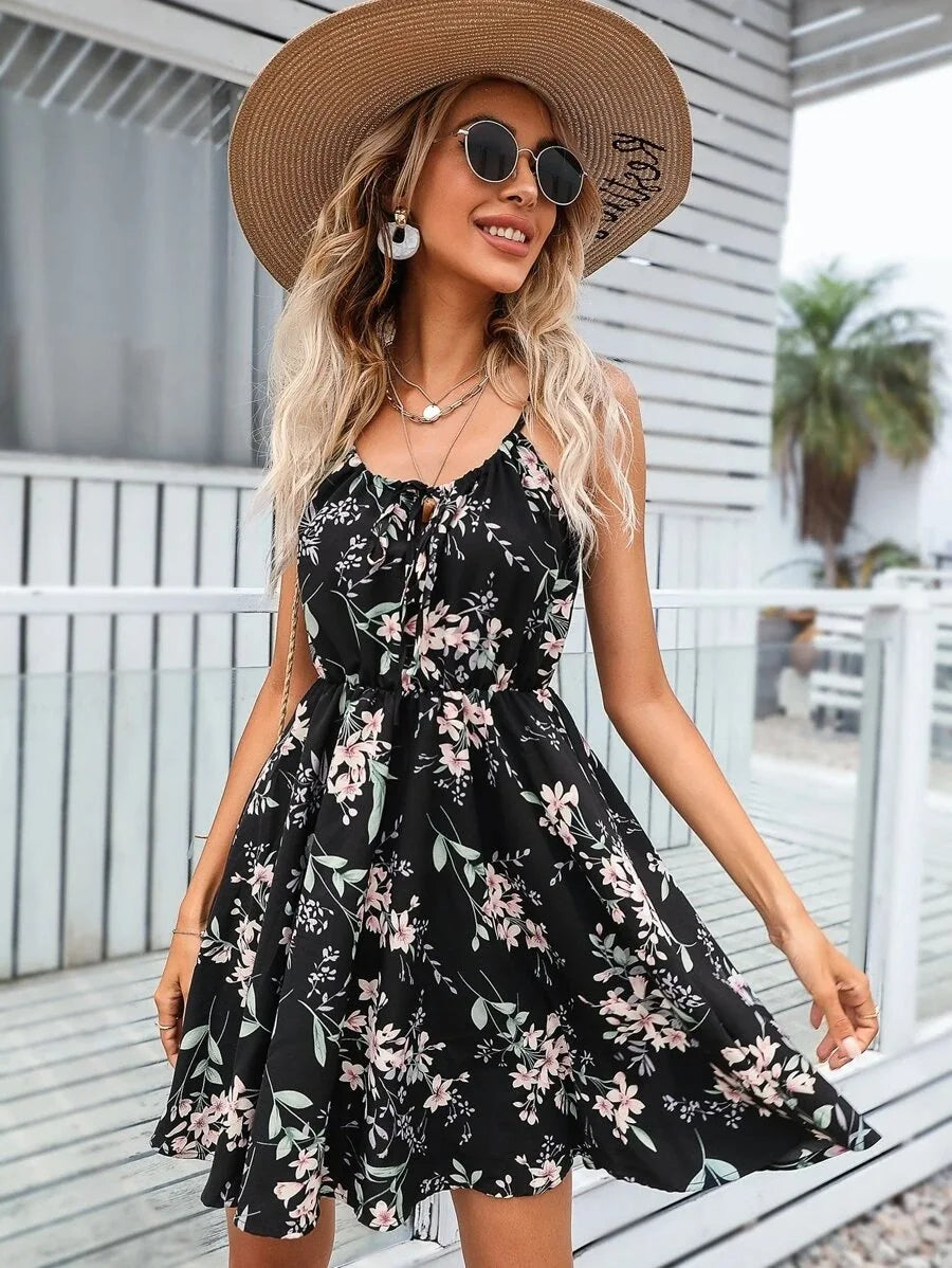 Women's light and short sleeveless dress with floral prints